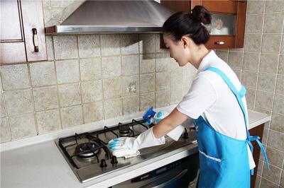 灶臺(tái)鍋具油膩難除？掌握這幾招，輕松恢復(fù)潔凈如新